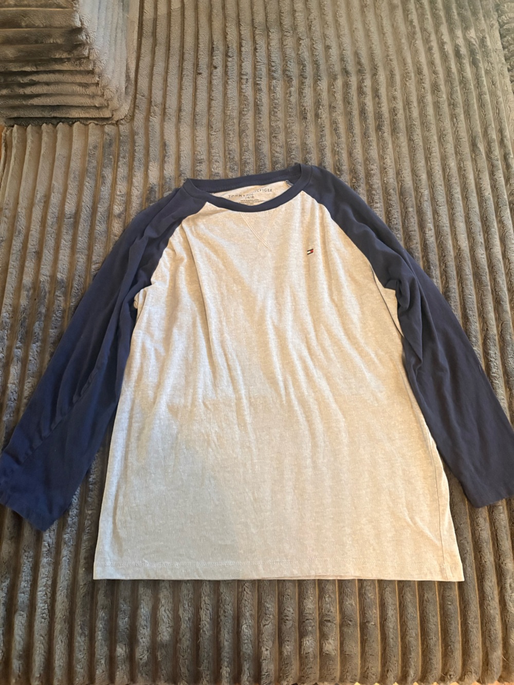Tommy Hilfiger Navy Sleeve Heather Gray Raglan Long-Sleeve Tee